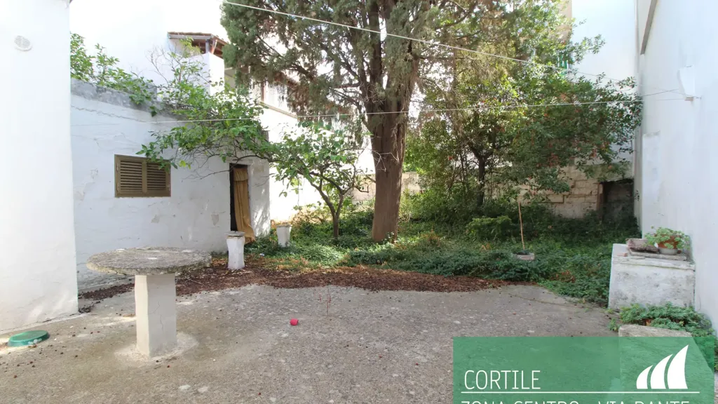 Aed - Independent House to Renovate in Mesagne