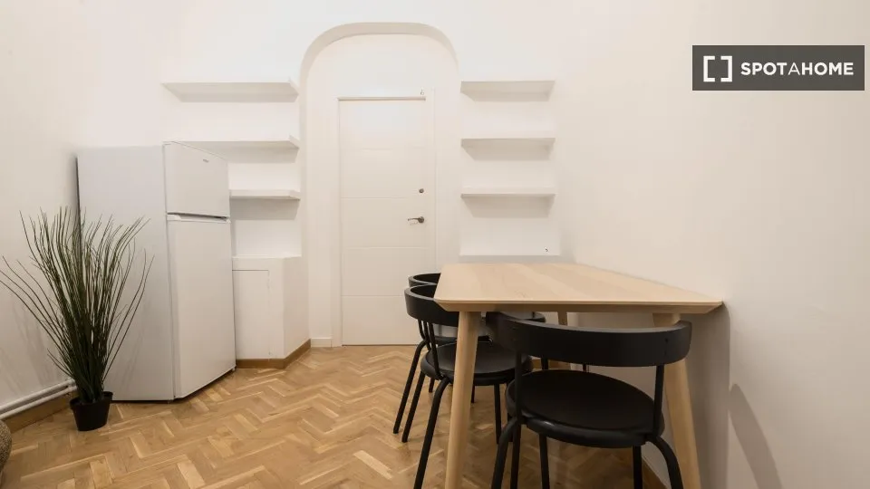Salle à manger - Shared Flat with Modern Design in Madrid Centre
