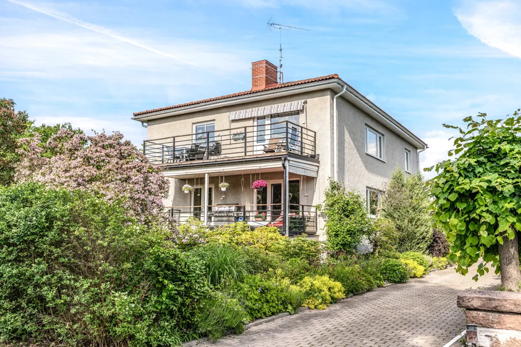 Välivaade - Representative Villa with Pool in Edsviken, Sollentuna