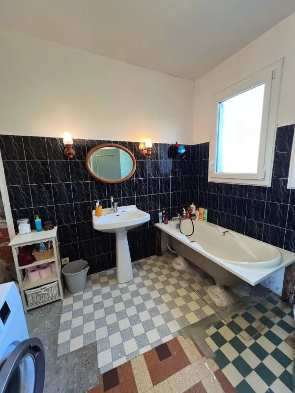 Salles de bain - Maison de Village avec Jardin à Mialet