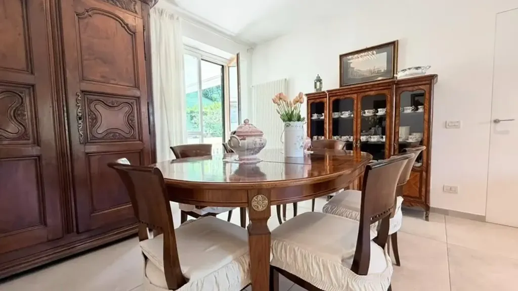 Salle à manger - Apartment with Garden in Central Massa