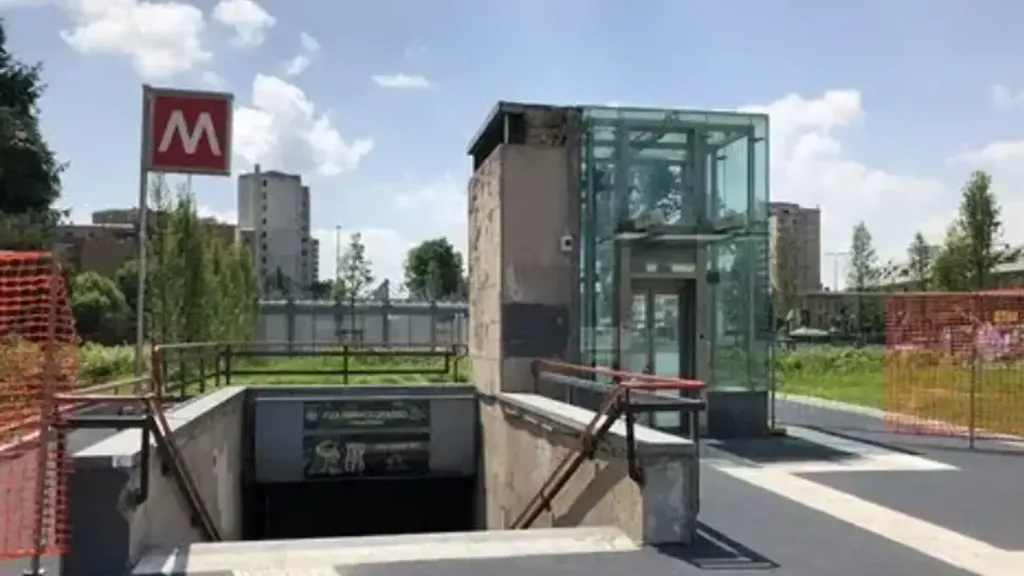 Esik - Rented Duplex with Mezzanine in Milan