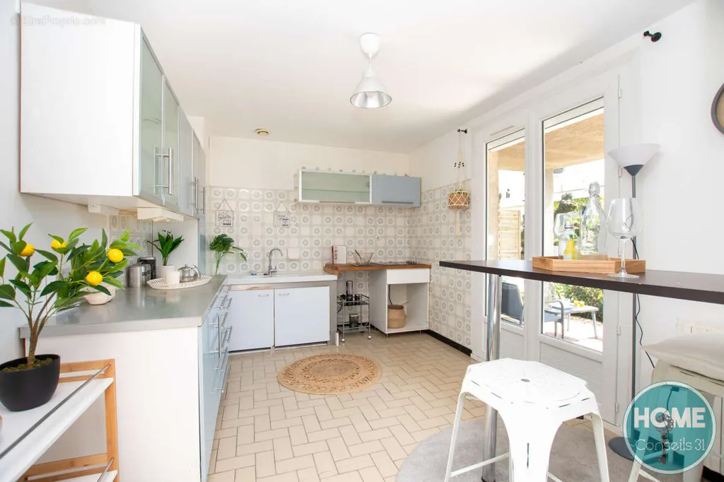 Cucina - Villa with Amenable Basement in Cugnaux