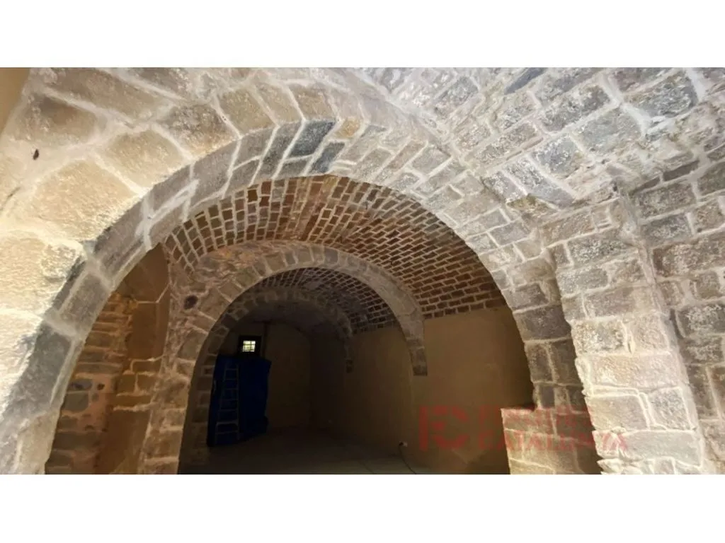 Pièces - Luxury Apartment with Historic Setting in Girona