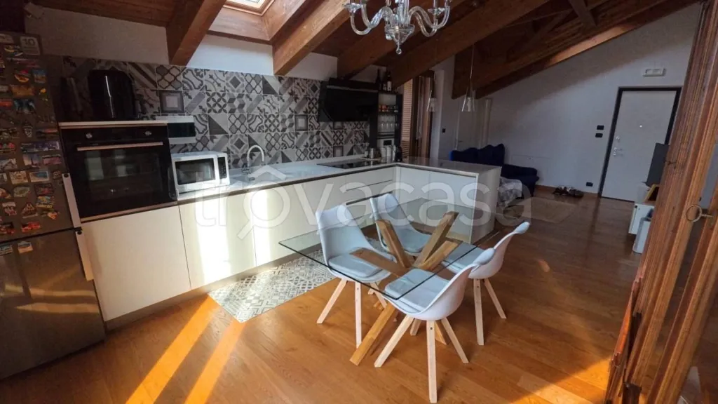 Salle à manger - Modern Apartment with Panoramic View in San Gillio