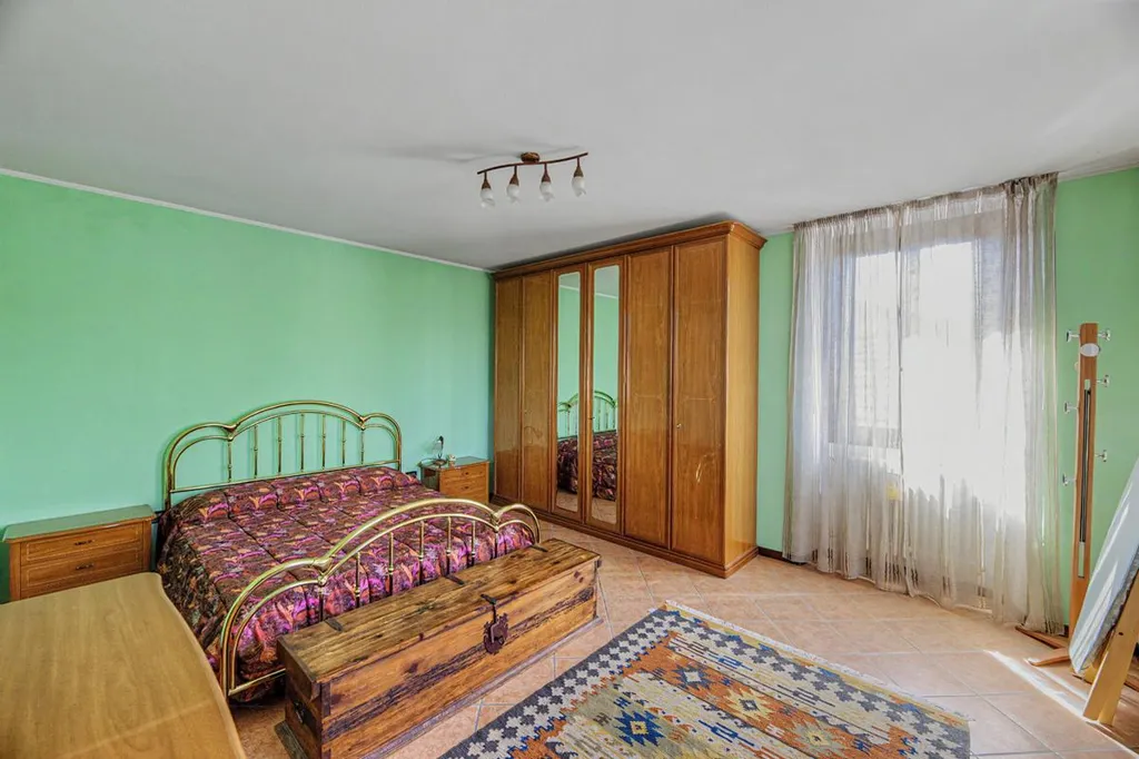 Magamistoad - Multi-Level Apartment with Mansard in Luino