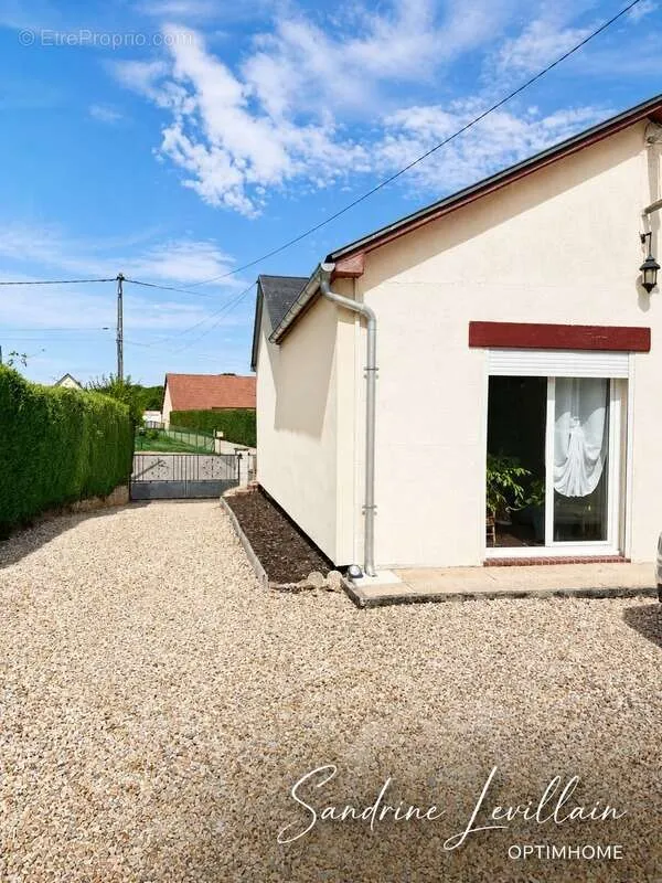Välivaade - Spacious Detached House with Garden in Beaumont-le-Roger