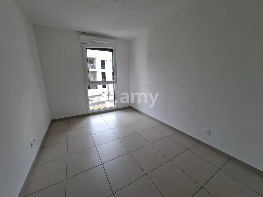 Toad - Contemporary Flat with Balcony in Lunel