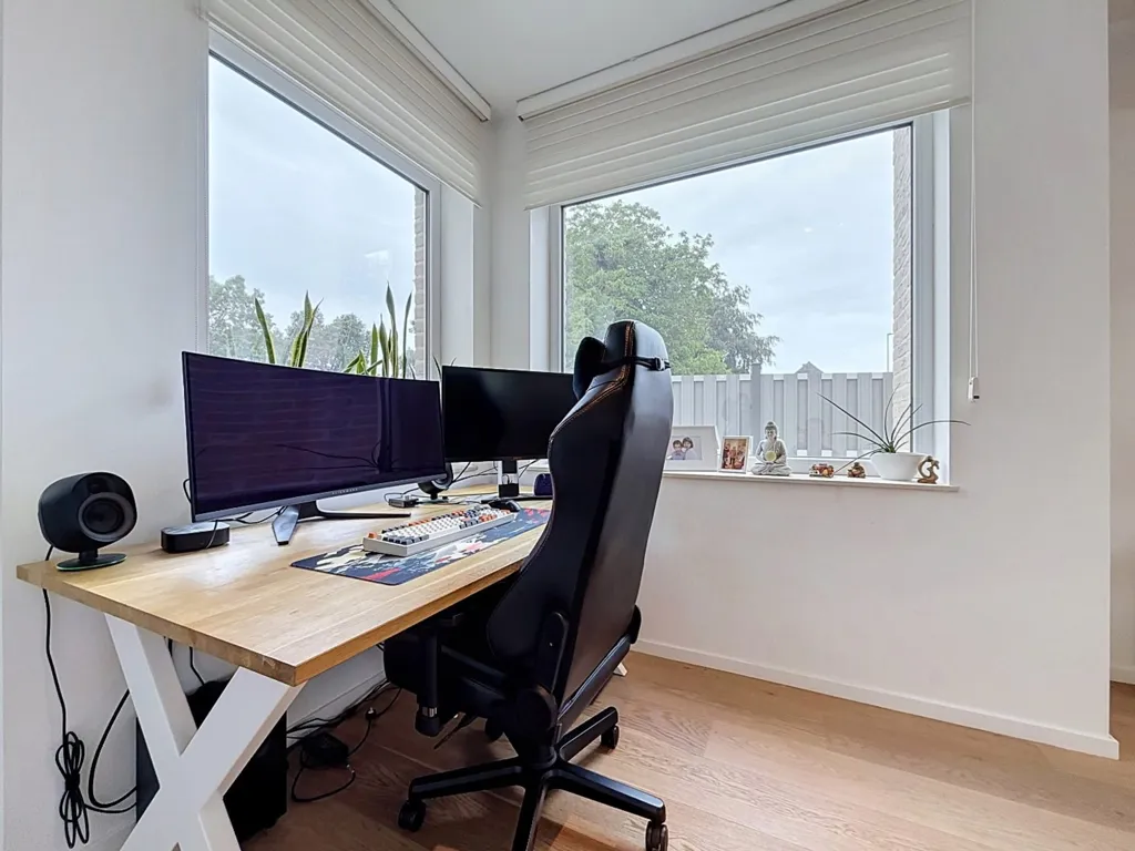 Studio - Contemporary House with Solar Panels in Erembodegem