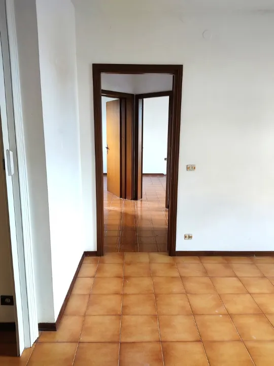 Esik - Spacious Three-Bedroom Apartment with Terrace in Adria