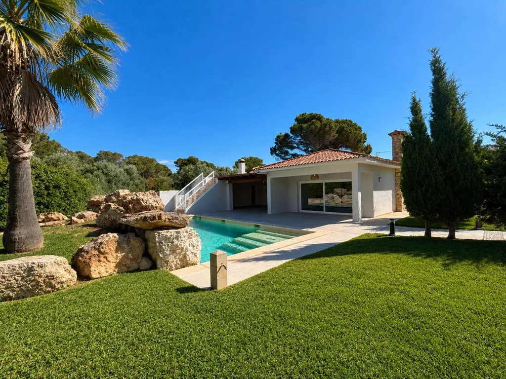 Piscina - Mediterranean Villa with Pool in Cala Pi