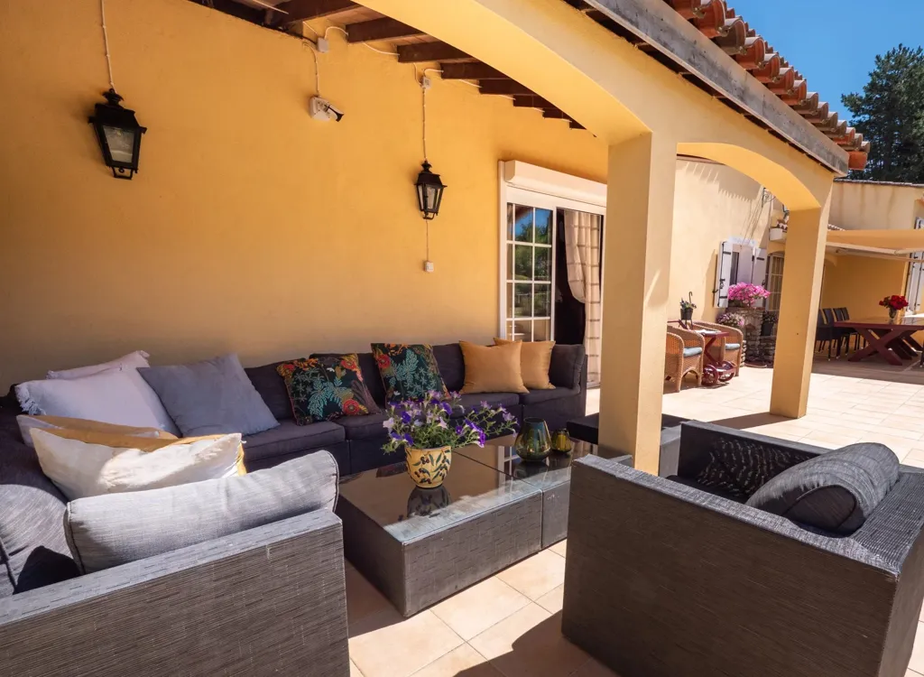 Terrasse - Maison avec Vue Montagnes et Piscine à Bédarieux