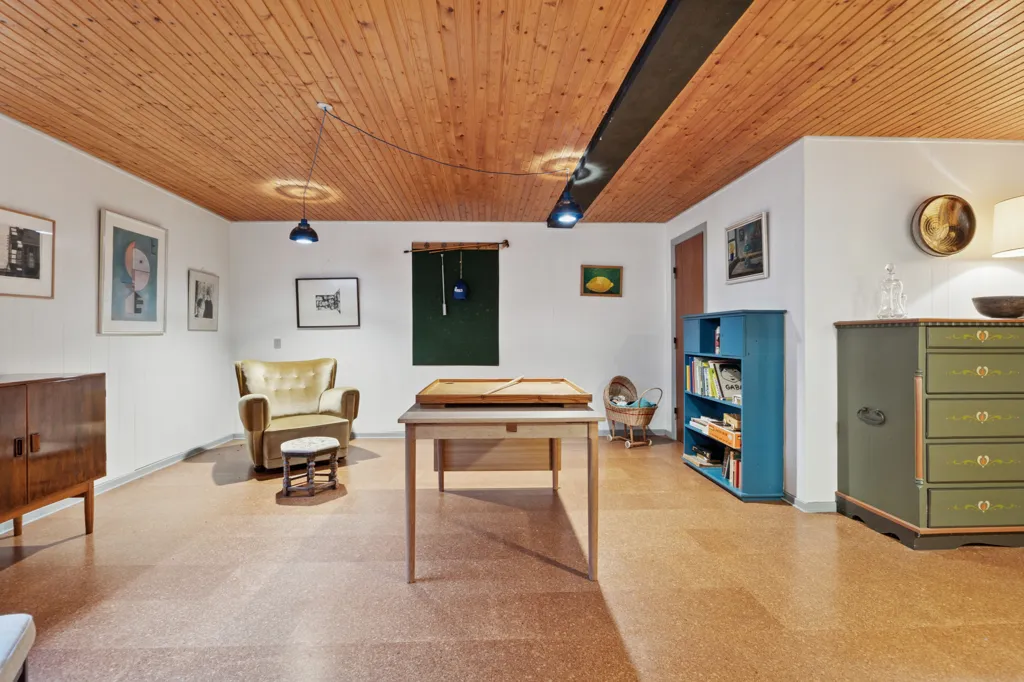 Bureau - Villa with Garden in Herning