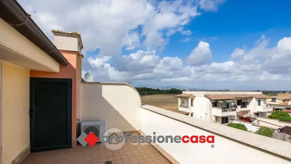 Balcone - Casa indipendente con giardino a Pomezia