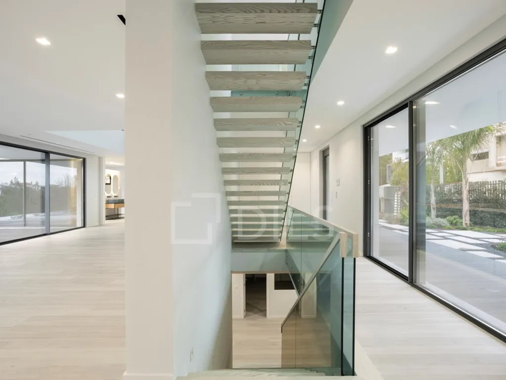Toad - T5+3 House with Pool in Cascais