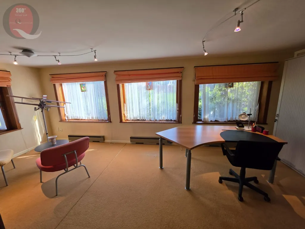 Kabinet - Rustic Villa with 1.3 Hectare in Melle