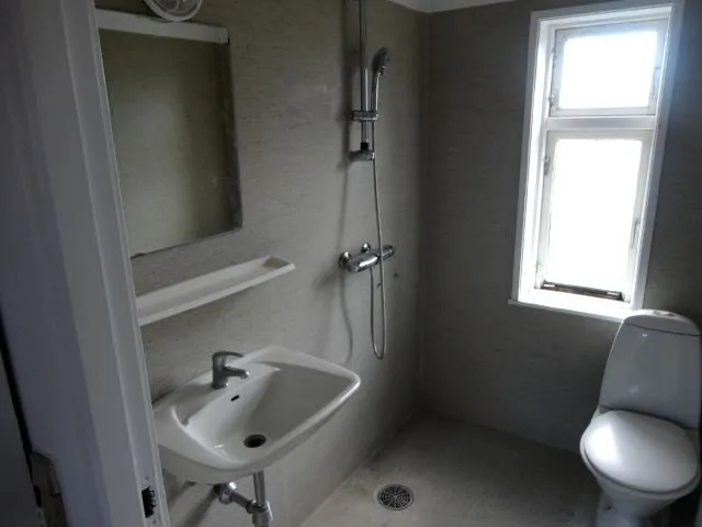 Salles de bain - Renovated Apartment with New Kitchen in Årby