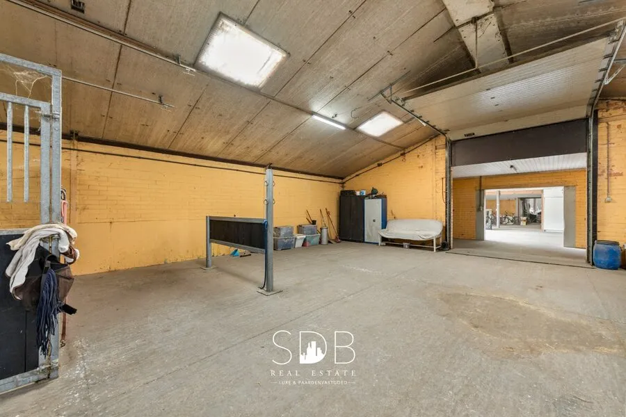 Garage - Farmhouse with Equestrian Facilities in Weelde