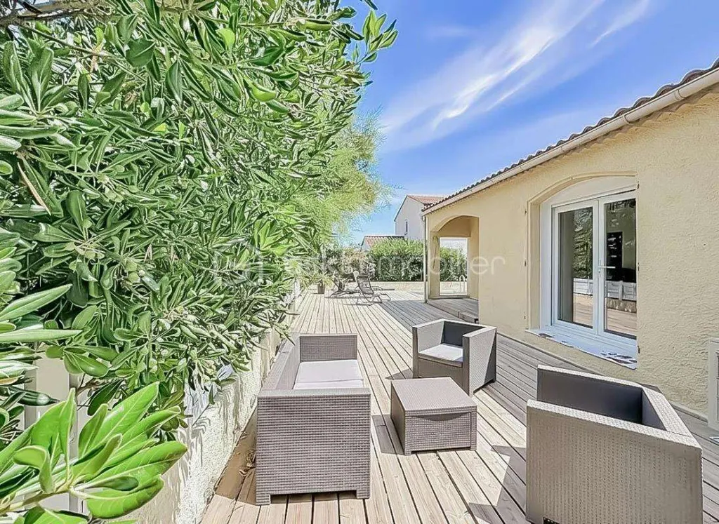 Terrazza - Renovated Villa with Pool in Marseillan
