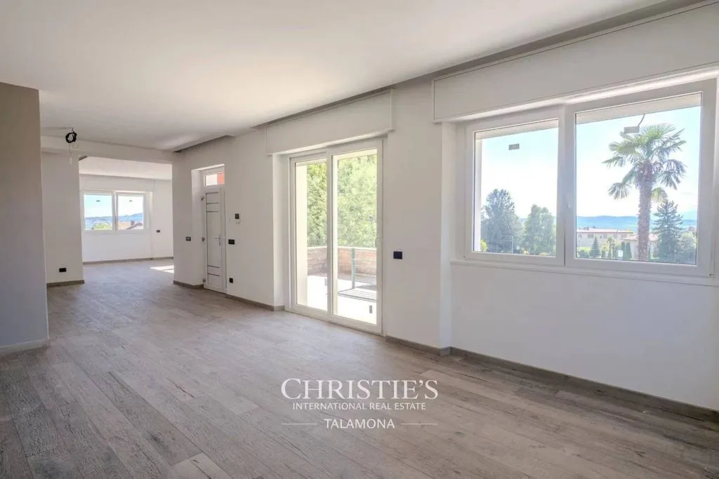 Elutuba - Luxury Villa with Pool in Casbeno, Varese