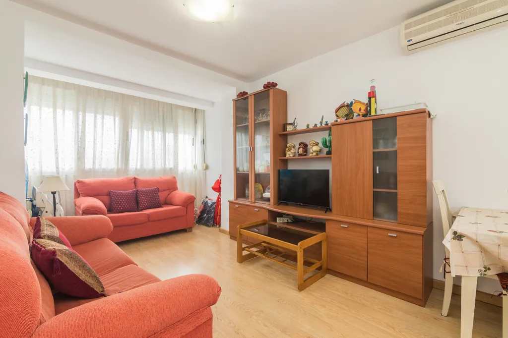 Living Room - Renovated Bungalow with Beach Access in Tamarit