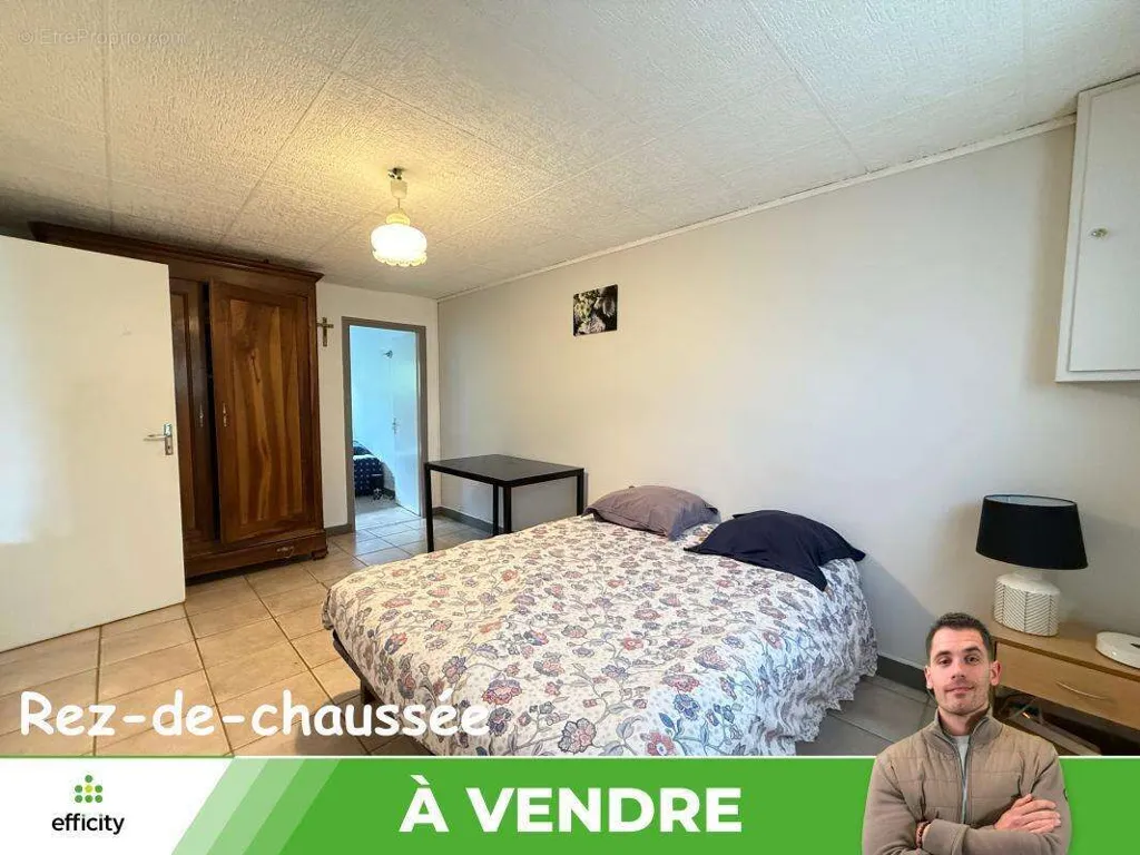 Chambres - Maison avec Balcon et Jardin dans un Secteur Calme à Lhommaizé