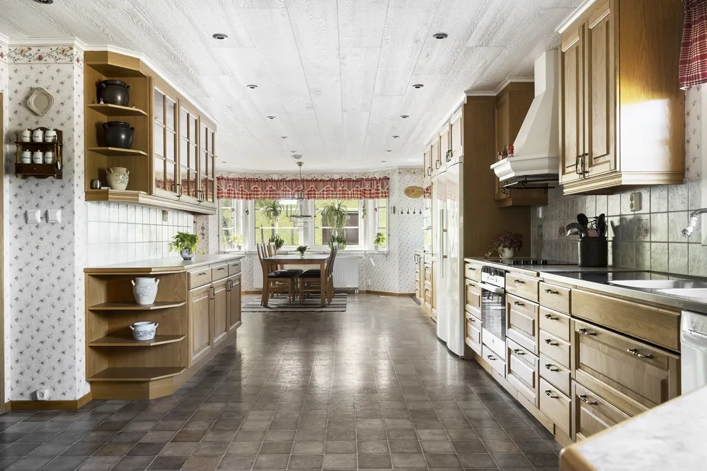 Cuisine - Villa with Workshop in Idyllic Setting