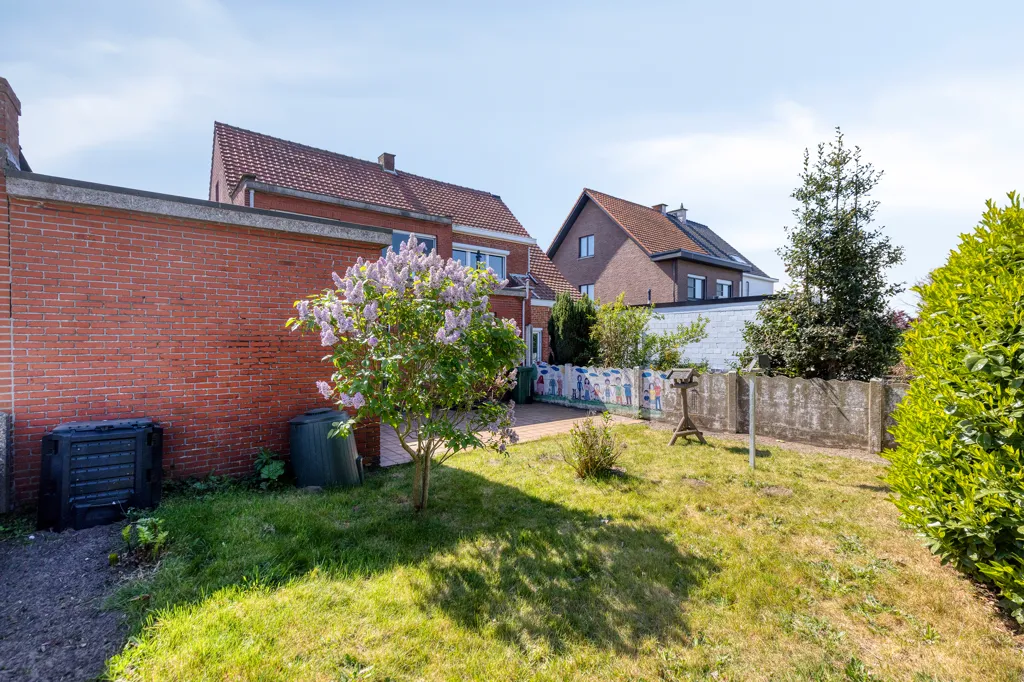 Aed - House with Garden in Hoevenen/Stabroek