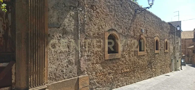 Casa indipendente con giardino a Aidone