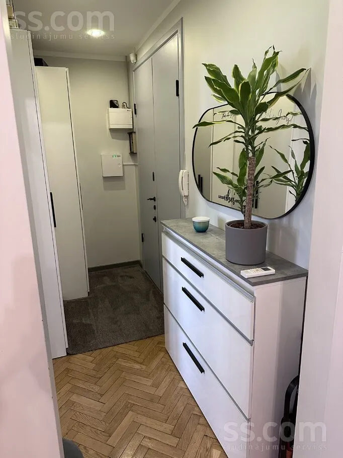 Esik - Spacious Apartment with Balcony in Riga Centre