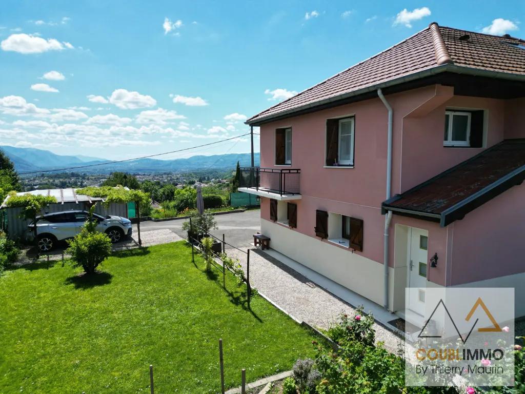 Esterno - House with Dominant View in Coublevie
