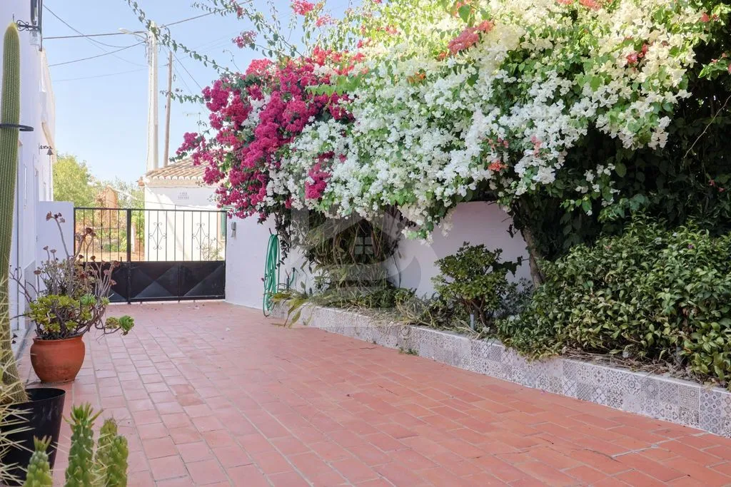 Giardino - Rustic House with Pool in Pêra, Algarve