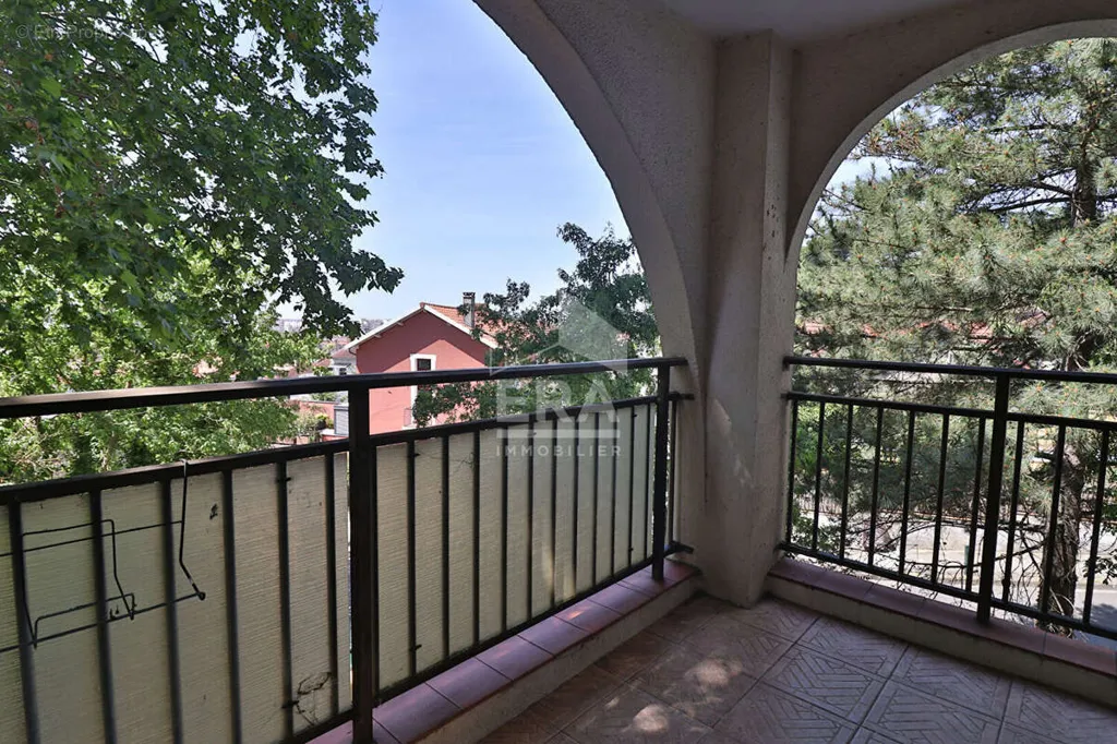 Rõdu - T2 with Terrace in Toulouse Triangle