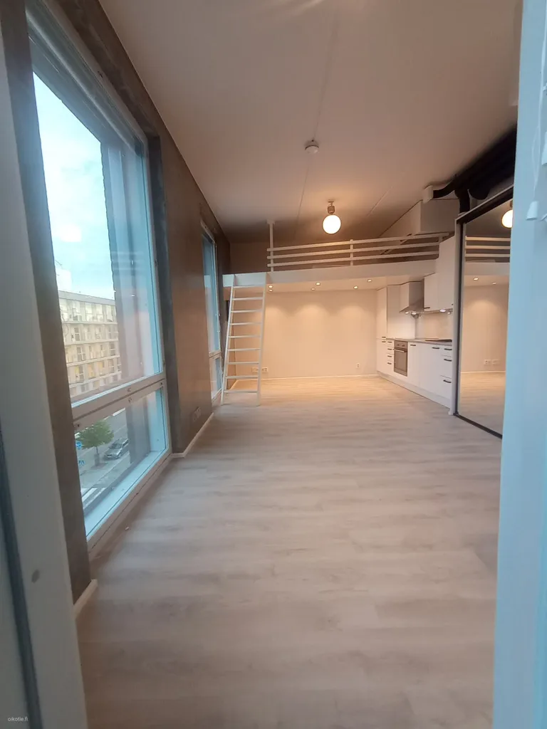 Elutuba - Modern Loft with Balcony in Kivistö, Vantaa
