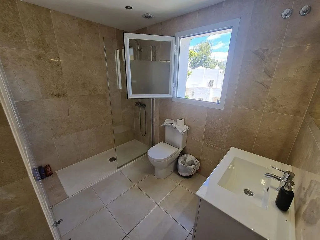Salles de bain - Penthouse with Pool in Benahavís