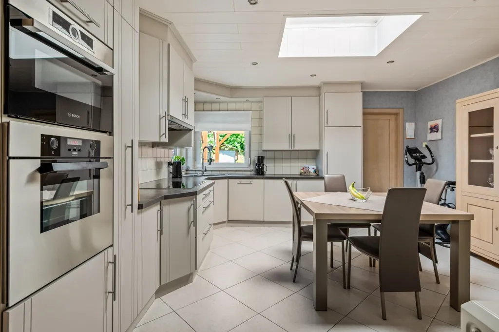 Kitchen - Central Semi-Open House with Solar Panels in Wijnegem