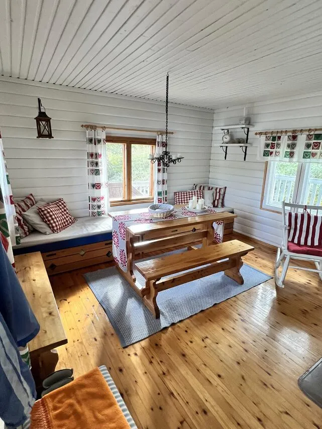 Söögituba - Cottage with Lake View near Rovaniemi