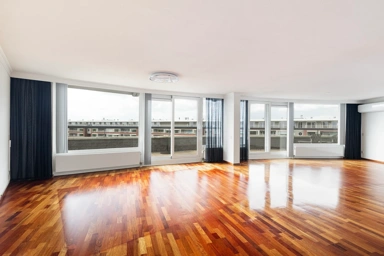 Elutuba - Penthouse with Panoramic Views in Rotterdam