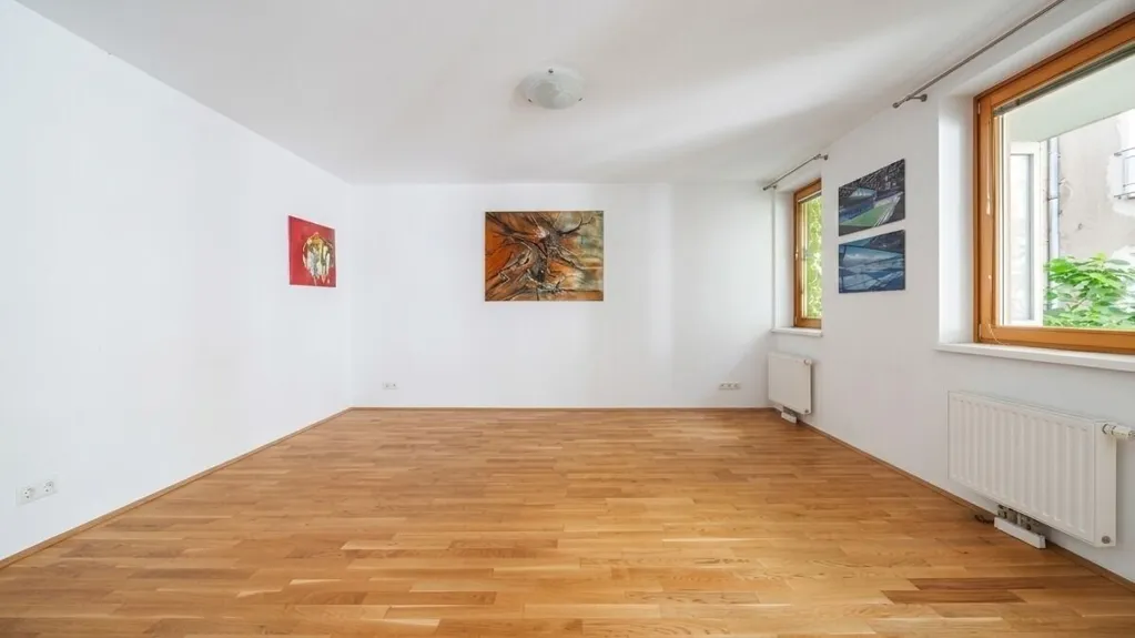 Rooms - Flexible 2/3-Bed Apartment with Garden in 7th District