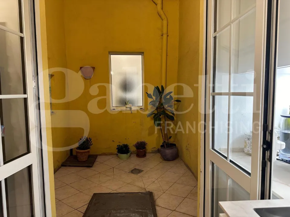 Esik - Renovated Ground Floor Flat in Bologna