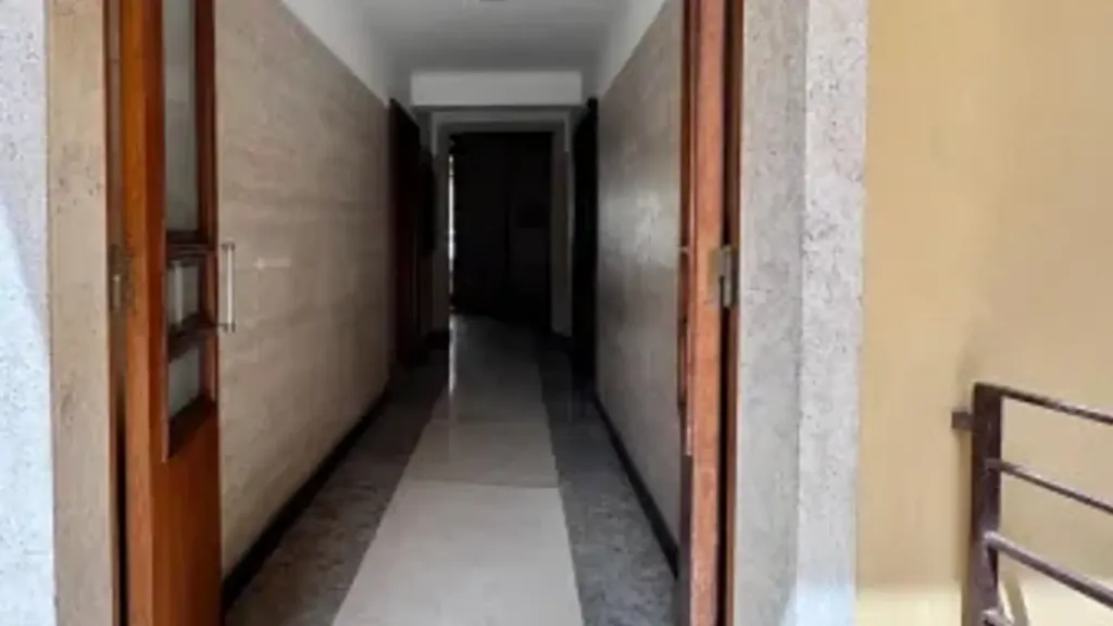 hallway_entrance