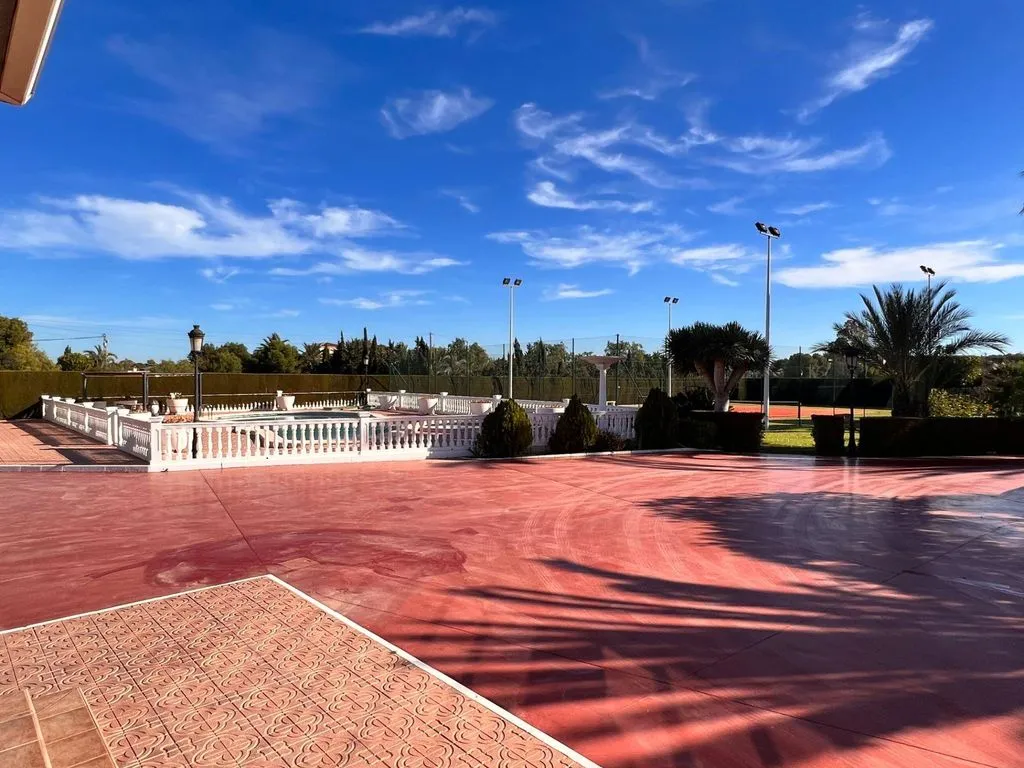 Piscine - Luxury Detached House with Pool in Perleta