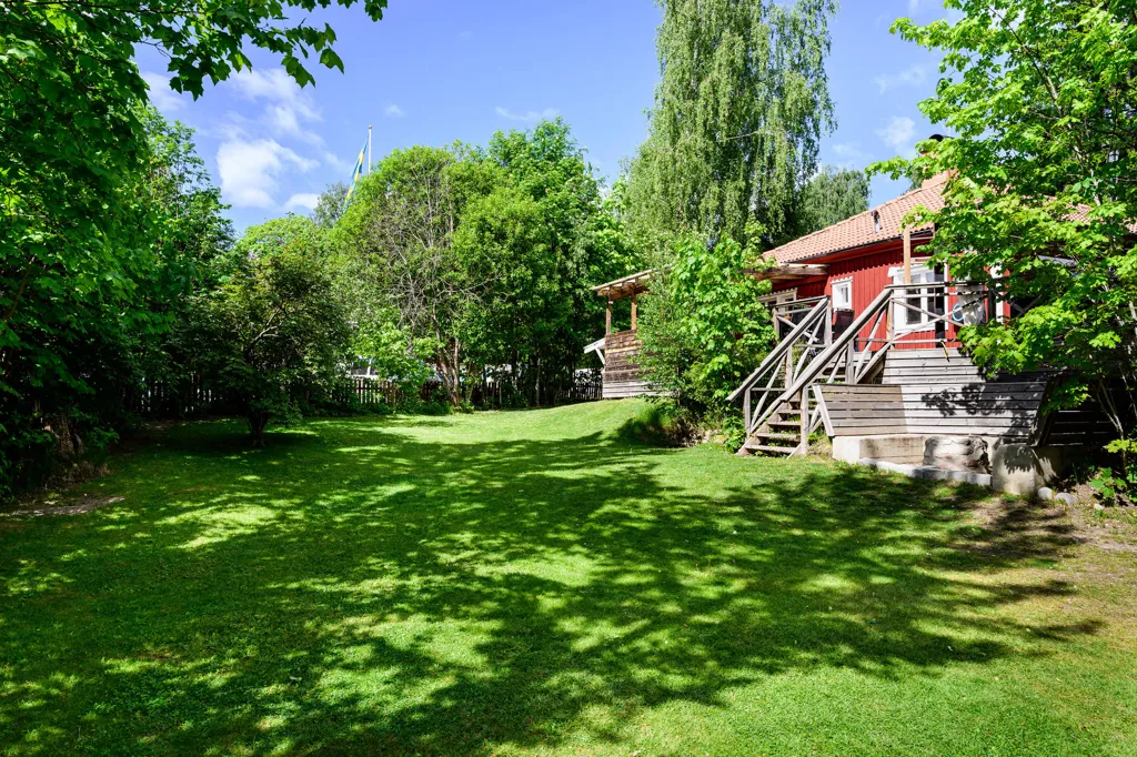 Jardin - Charming Red Cottage with Garden in Samuelsdal