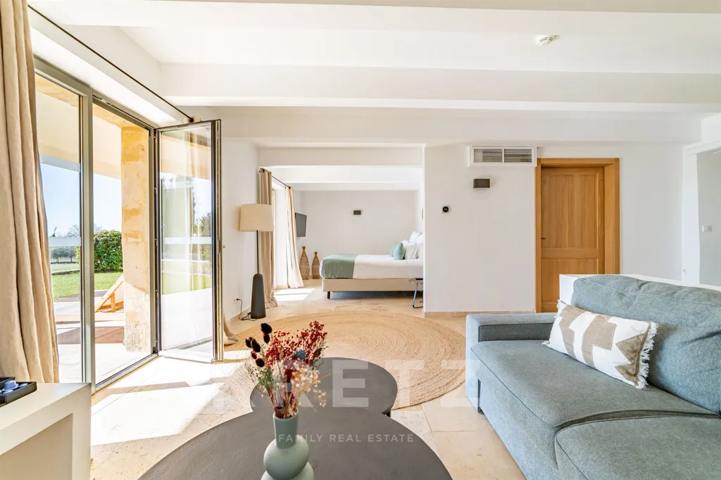 Elutuba - Luxury Estate with 16 Bedrooms in Uzès