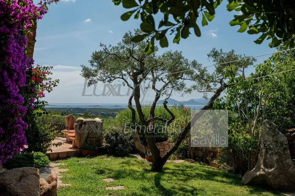 Aed - Luxury Villa with Sea View in Arzachena