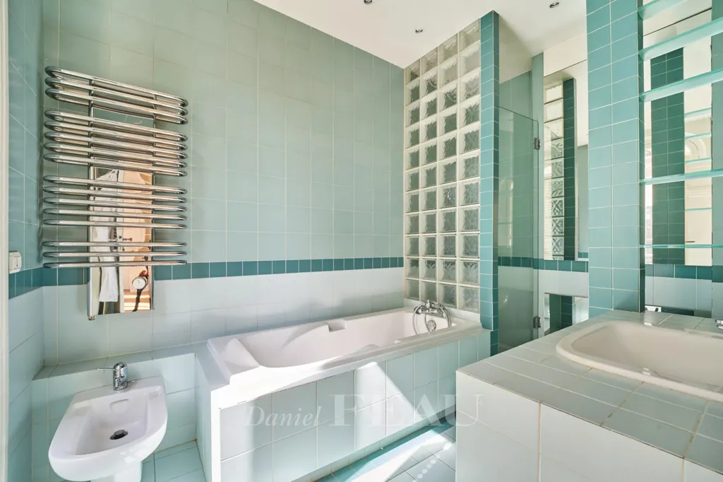 Bathrooms - Luxury Corner Apartment with View in Paris 7th