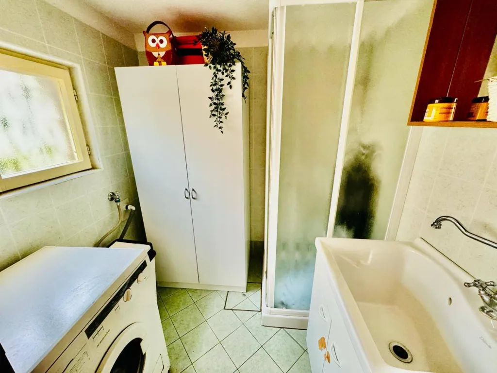 Bathrooms - Terraced Villa with Garden in Gorizia