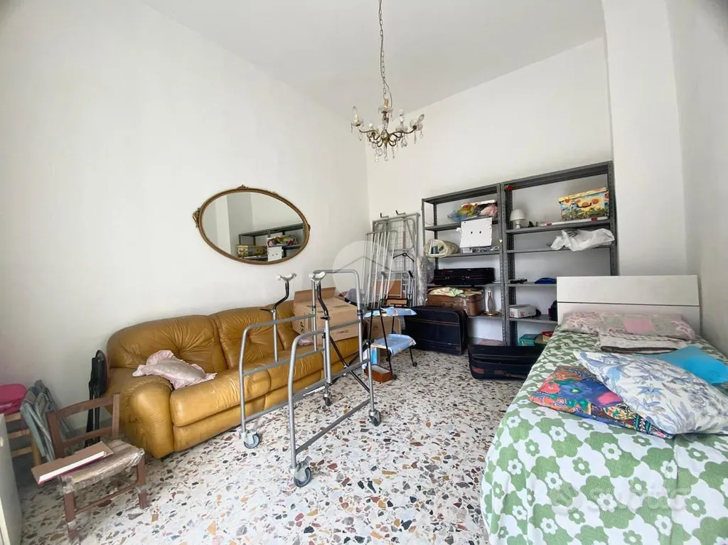 Chambres - 3-Room Apartment with Balcony in Naples