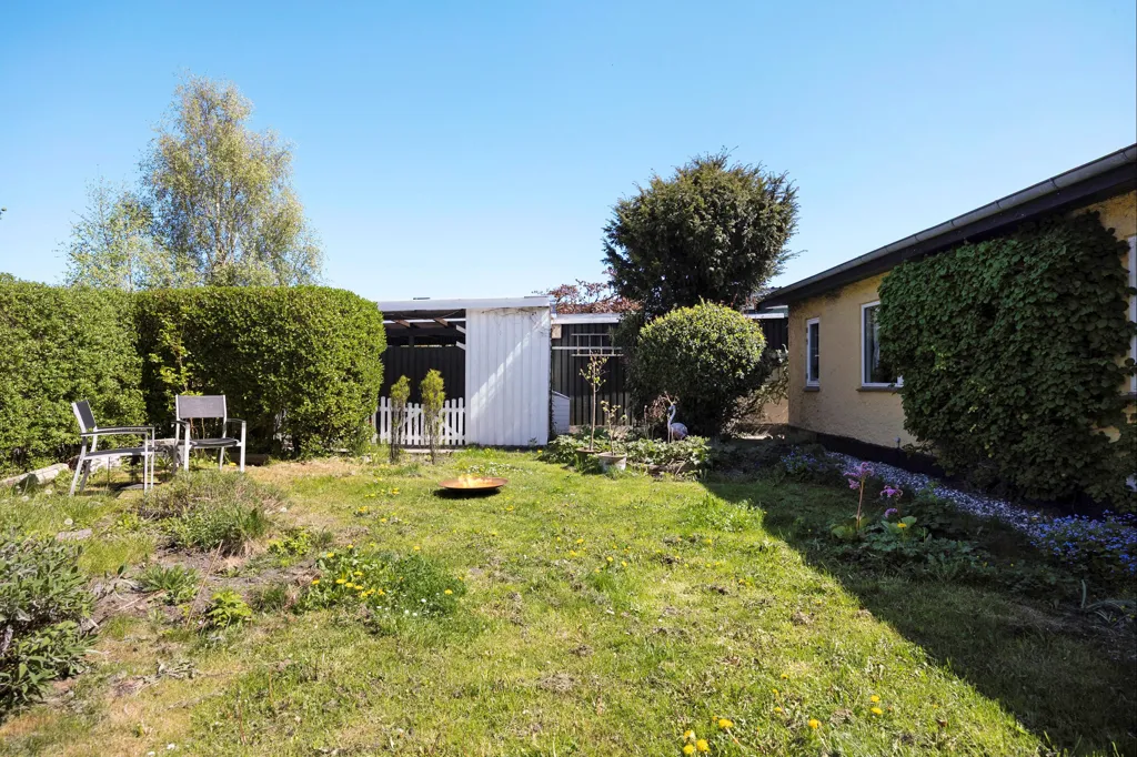 Garden - 1960s Villa with Garden in Copenhagen S