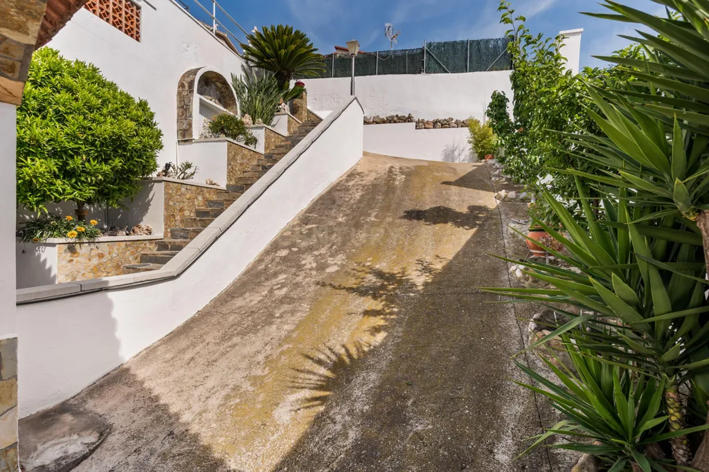 Rooms - Independent House with Montserrat Views in Abrera